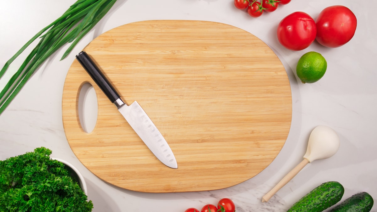 Salad sayuran segar dengan dressing lemon
